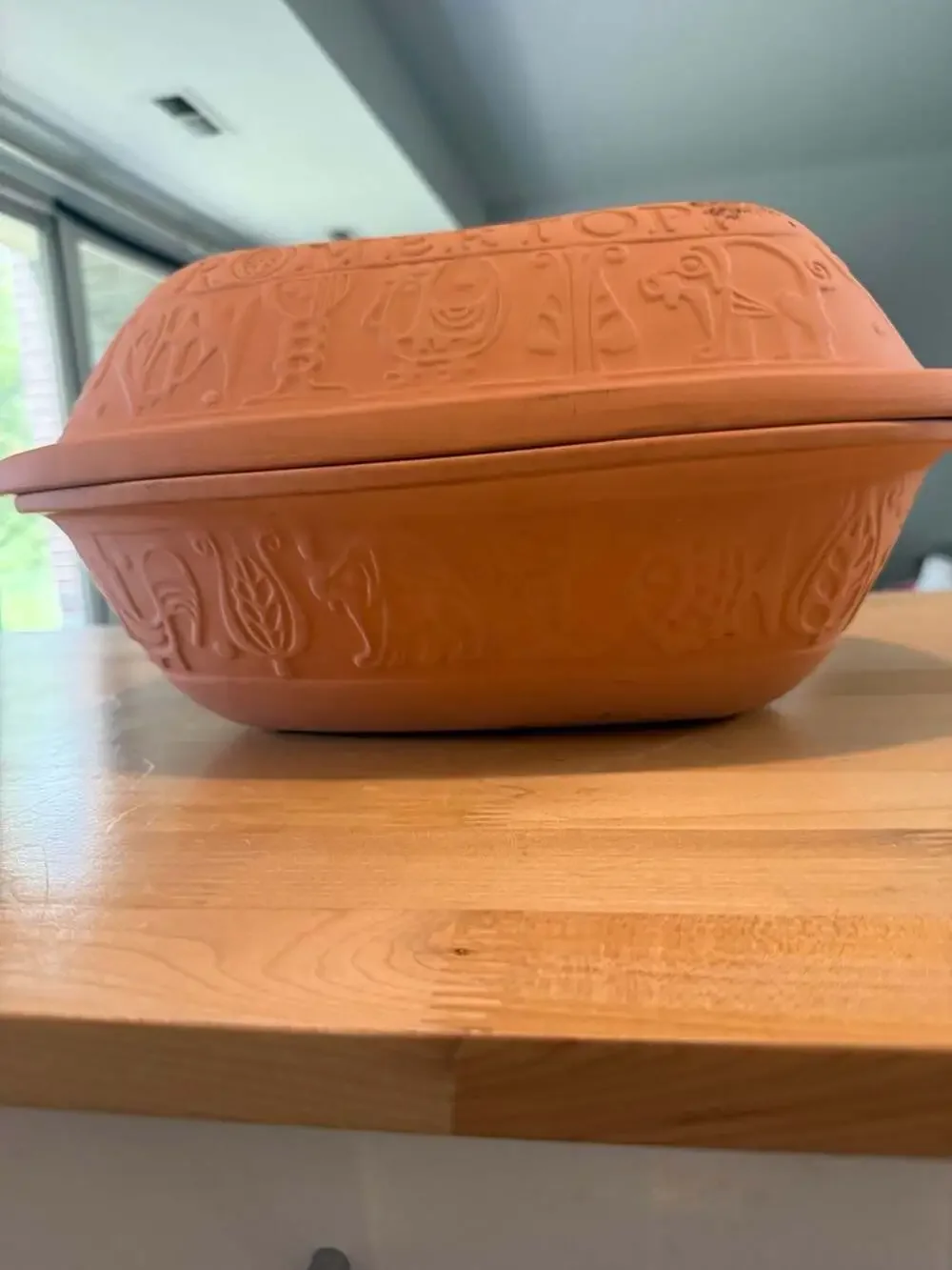 Römertopf Clay Baker Terracotta Roaster and Casserole Pot with Embossed Lid